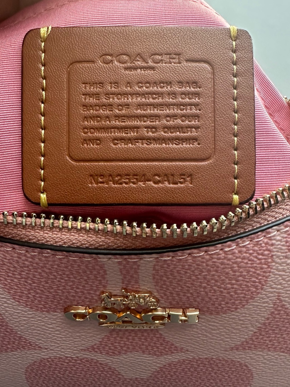 NWOT Coach Teri 2025 Shoulder Bag in Powder Pink. - Picture 2 of 8